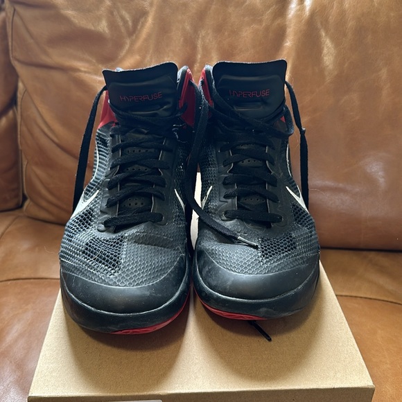 Nike Black and Red Men's Shoes - Picture 2 of 5